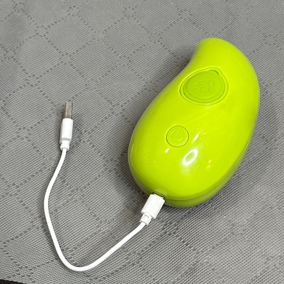 Vibrant Lime Green USB Cat Grooming Steamer Remove Excess Cat Hair with Ease - Picture 8 of 8